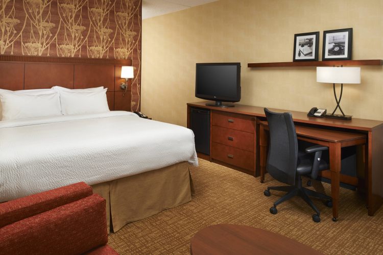 Courtyard by Marriott Detroit Metro Airport Romulus , MI 48174 near Detroit Metropolitan Wayne County Airport View Point 18