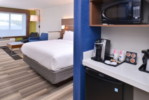 Holiday Inn Express & Suites Omaha Airport, an IHG Hotel , NE 51510 near Eppley Airfield View Point 22