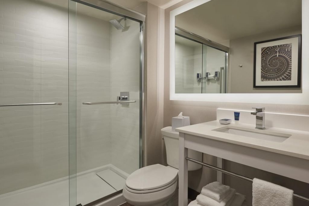 Four Points by Sheraton Toronto Airport East , ON M9P3P1 near Toronto Pearson Airport View Point 9