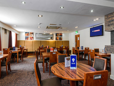 Holiday Inn Express London Gatwick Crawley, an IHG Hotel ,  RH10 1UA near Gatwick Airport View Point 11