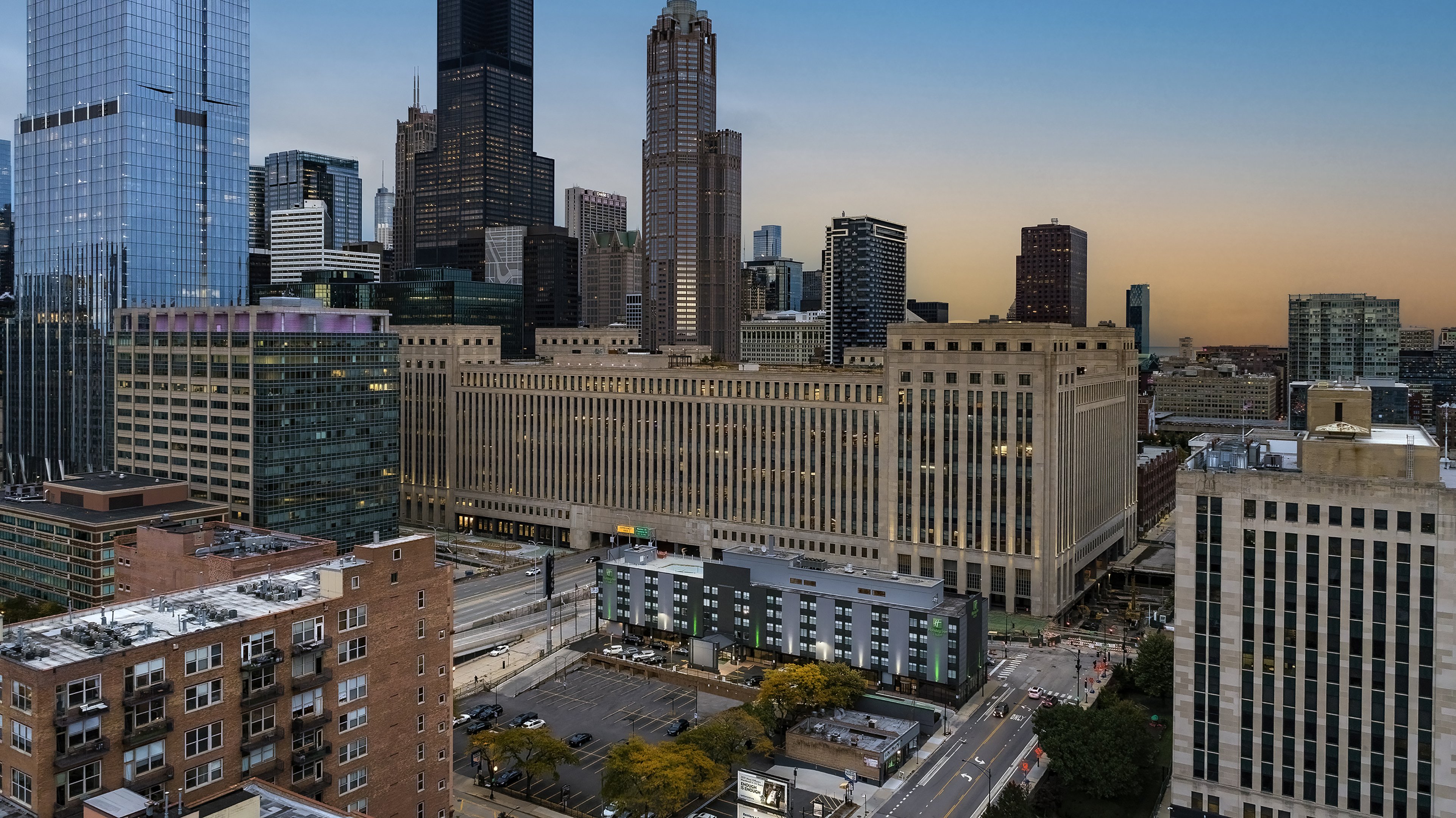 HOLIDAY INN HOTEL AND SUITES , IL 60607 near Ohare International Airport View Point 5