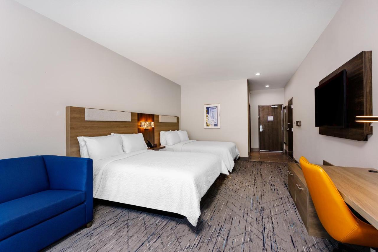 Holiday Inn Express & Suites Tampa Stadium - Airport Area, an IHG Hotel , FL 33607 near Tampa International Airport View Point 16