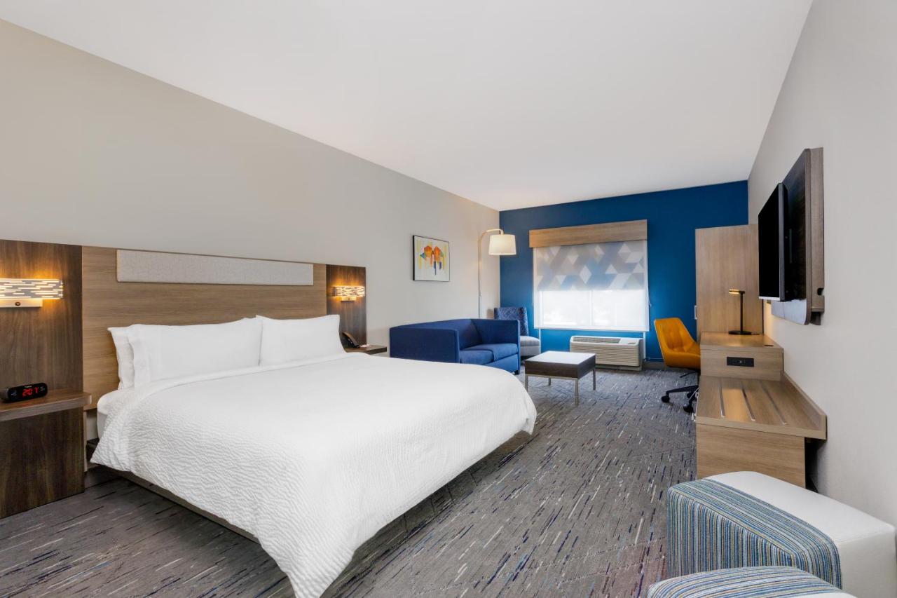 Holiday Inn Express & Suites Tampa Stadium - Airport Area, an IHG Hotel , FL 33607 near Tampa International Airport View Point 15
