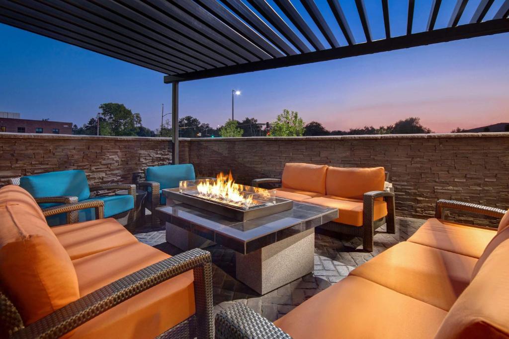 Hyatt House Mall of America / MSP Airport , MN 55425 near Minneapolis-saint Paul International Airport (wold-chamberlain Field) View Point 7