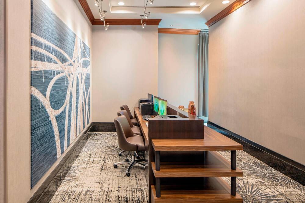 Courtyard By Marriott Boston Brookline 2