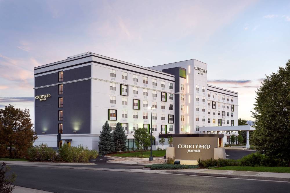 Courtyard By Marriott Denver Airport At Gateway Park