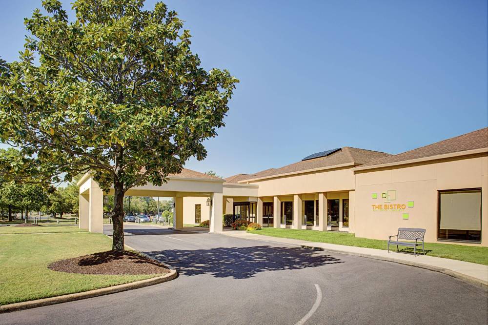Courtyard By Marriott Memphis Airport