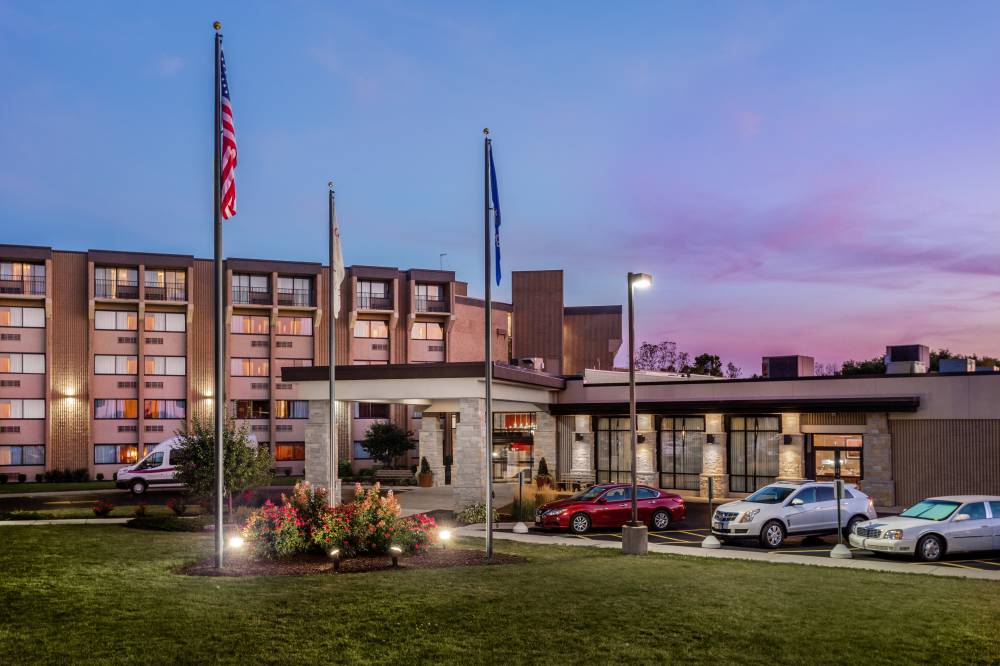 Crowne Plaza South