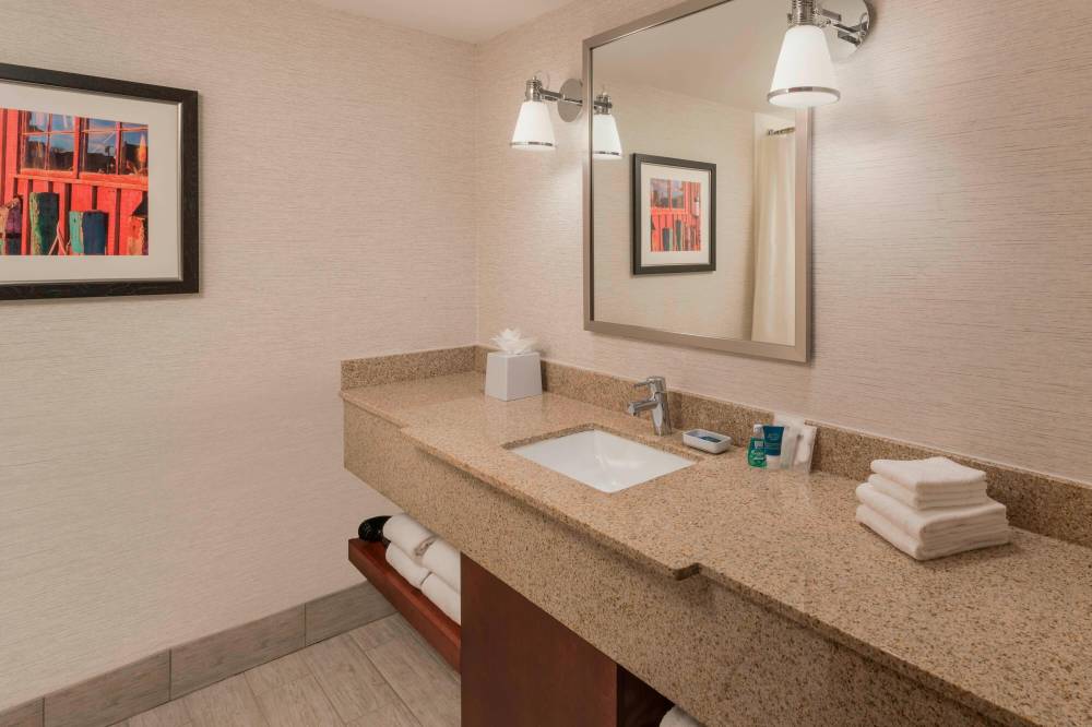 Four Points By Sheraton Boston Logan Airport Revere