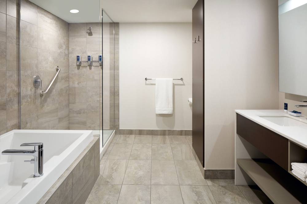 Four Points By Sheraton Levis Convention Centre 5