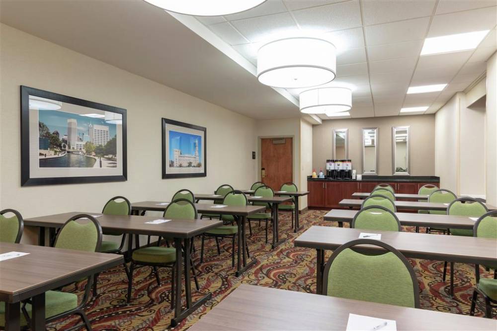 Hampton Inn Indianapolis Dwtn Across From Circle Centre