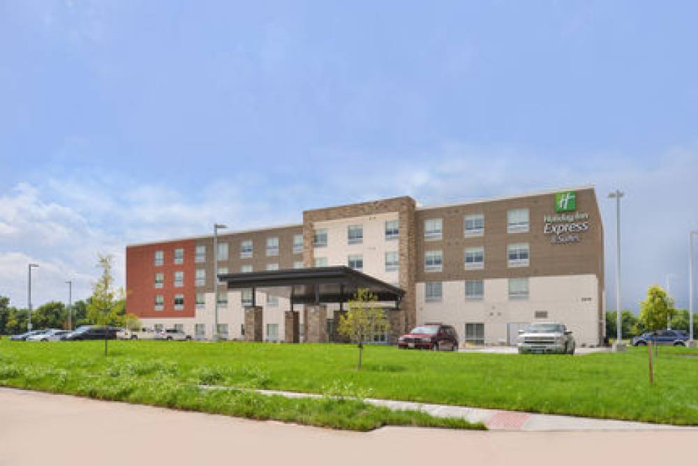 Holiday Inn Exp Stes Airport