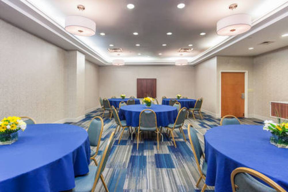 Holiday Inn Express 2