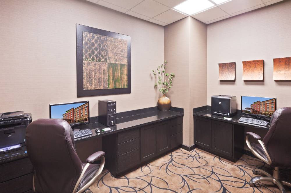 Holiday Inn Tulsa South