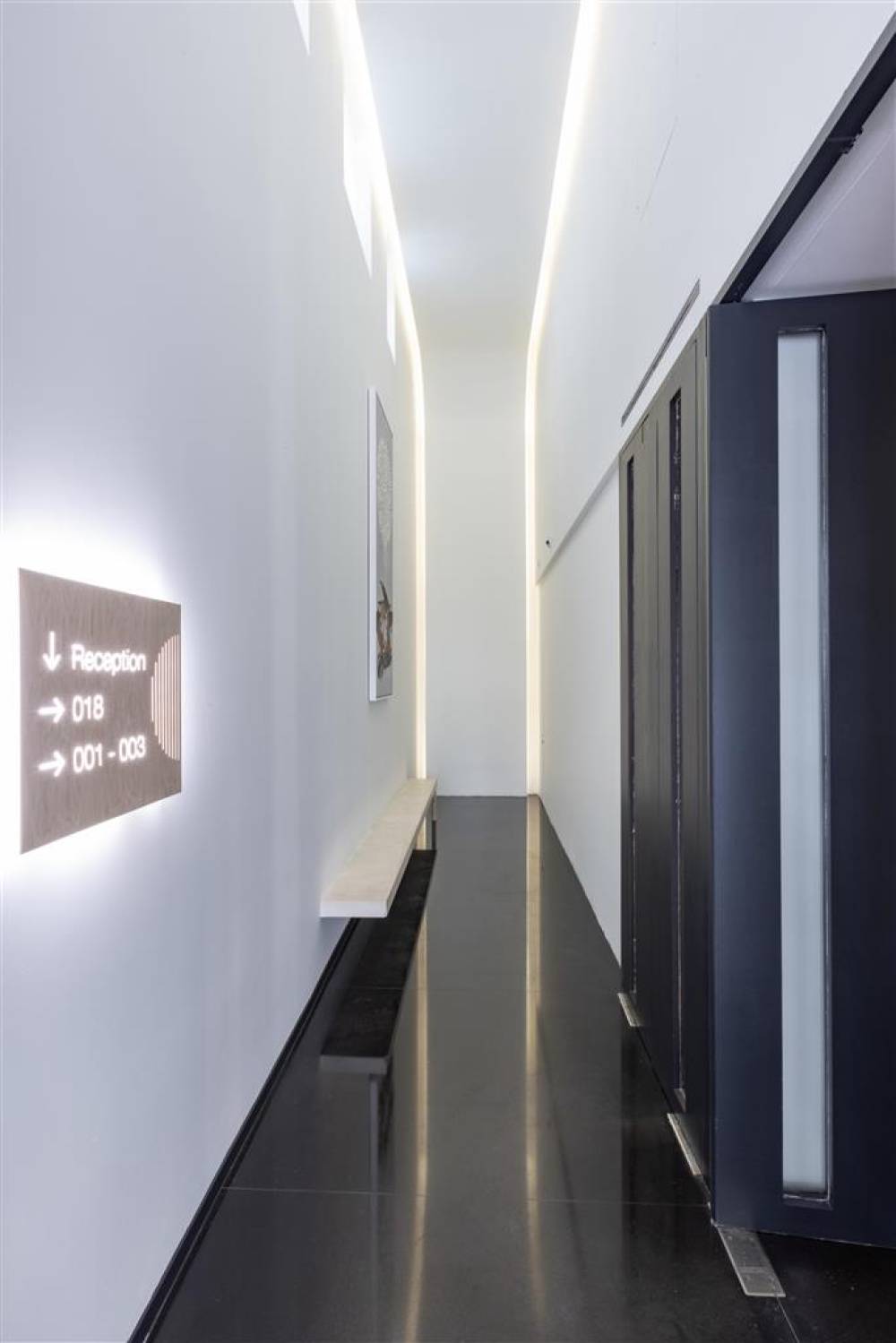 La Suite West Entrance