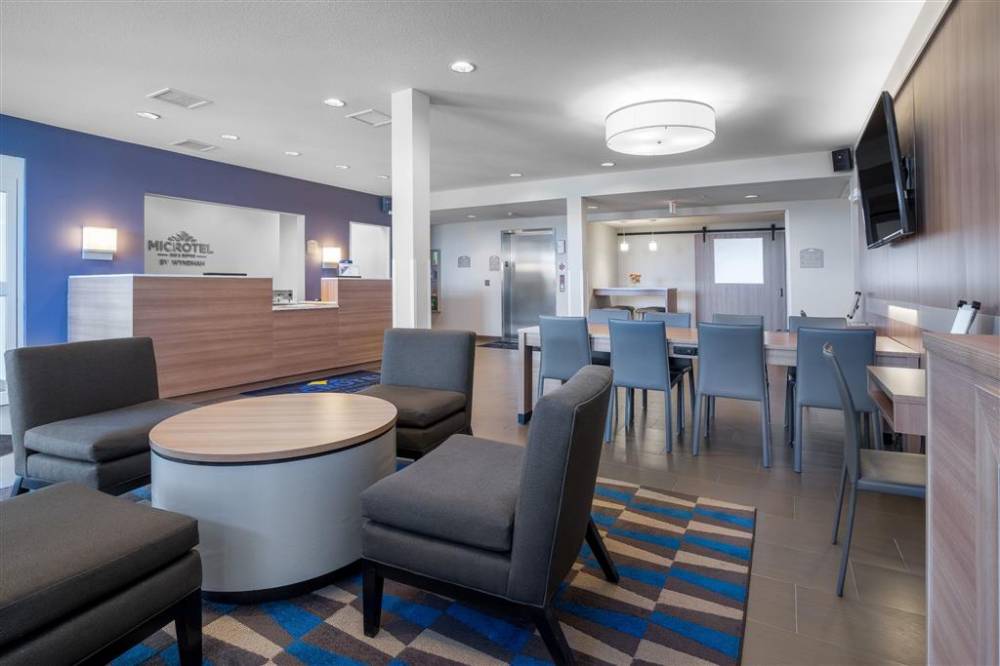 Microtel Moorhead Fargo Area 4