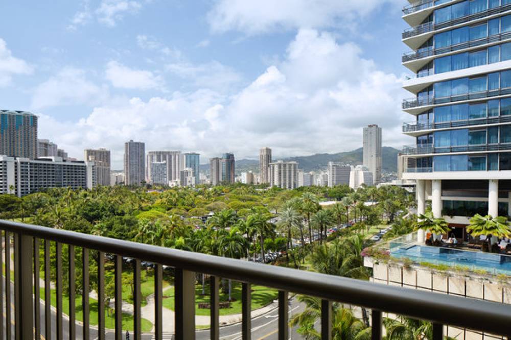 Outrigger Reef 10