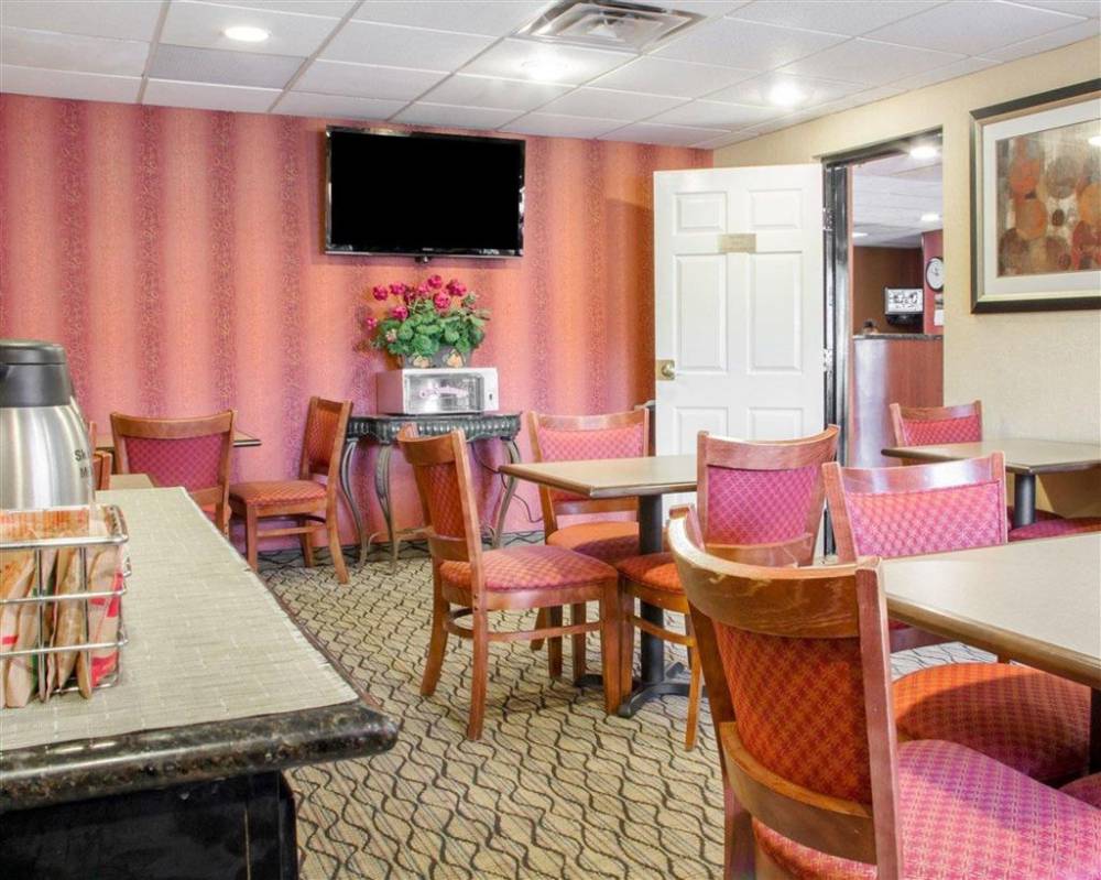 Quality Inn Broken Arrow - Tulsa 8