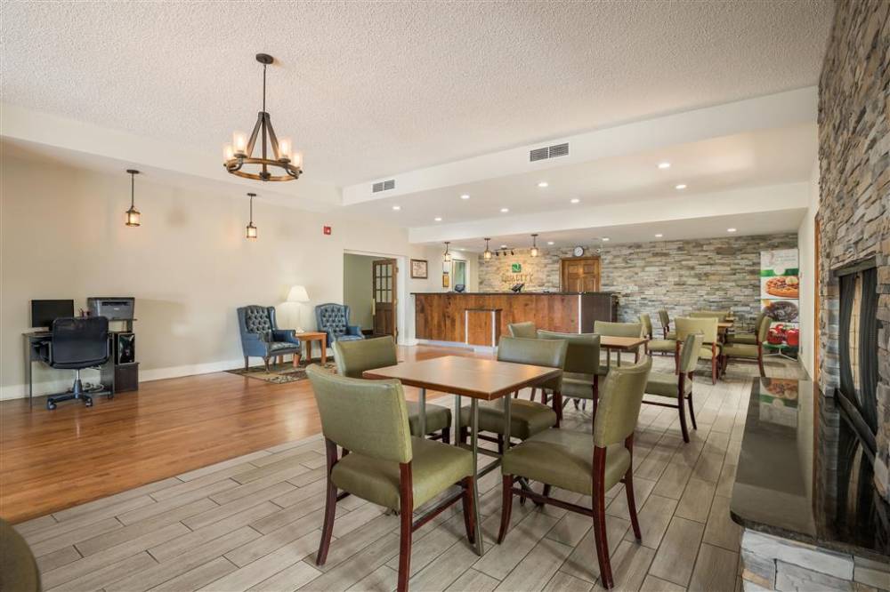 Quality Inn Tulsa Central 6