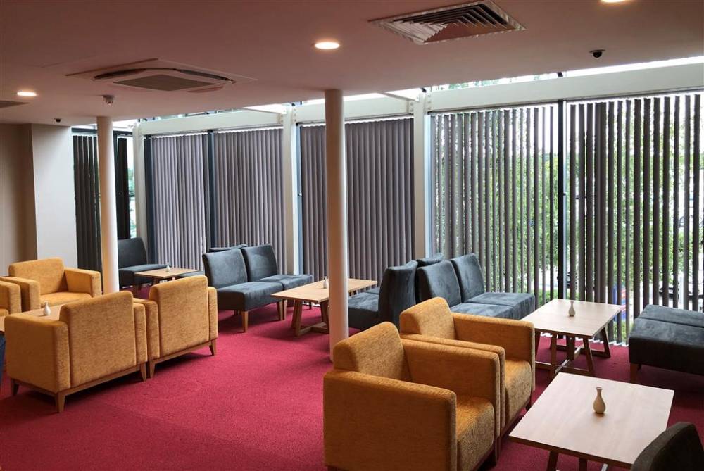 Ramada By Wyndham Cobham 9