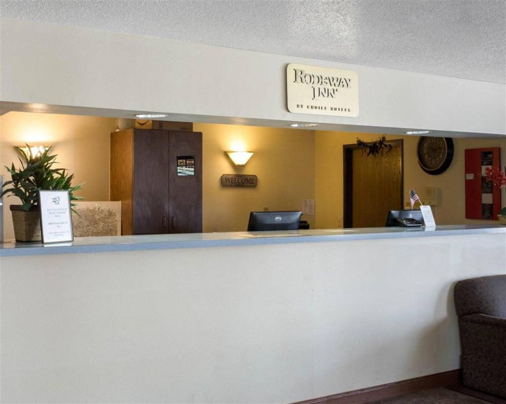 Rodeway Inn 8