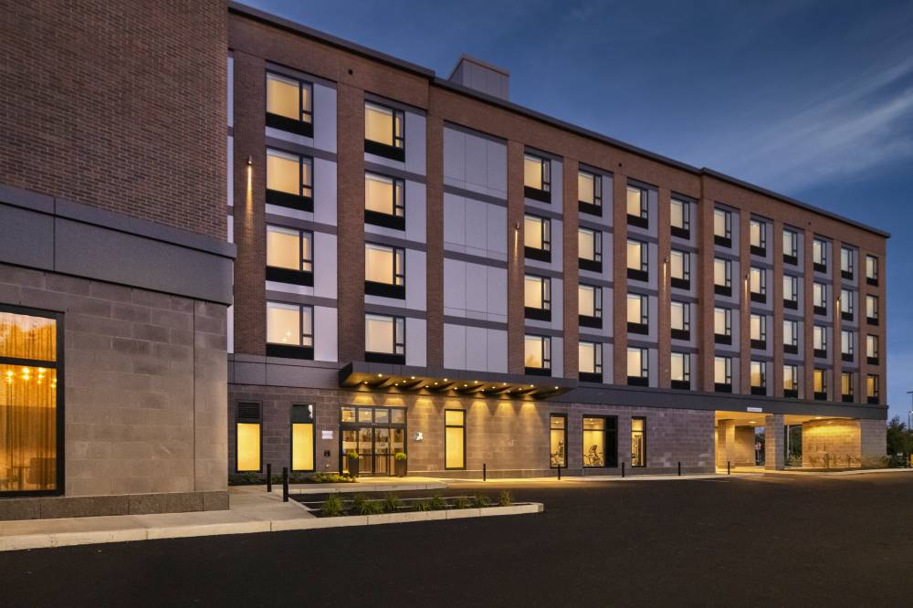 Staybridge Stes Bos Arpt - Revere