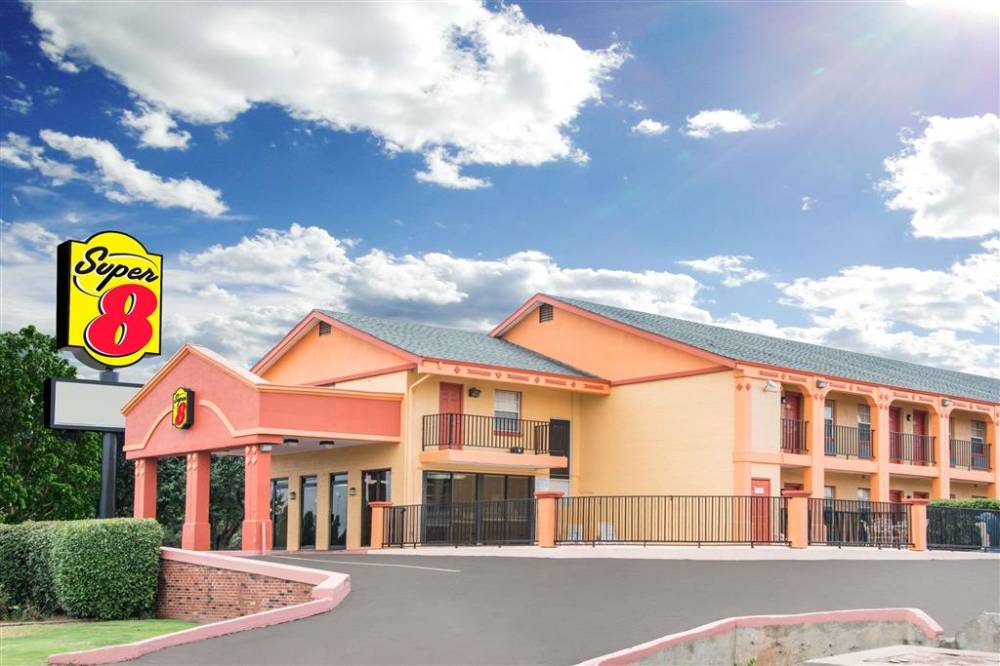 Super 8 By Wyndham Tulsa/arpt/st Fairgrounds