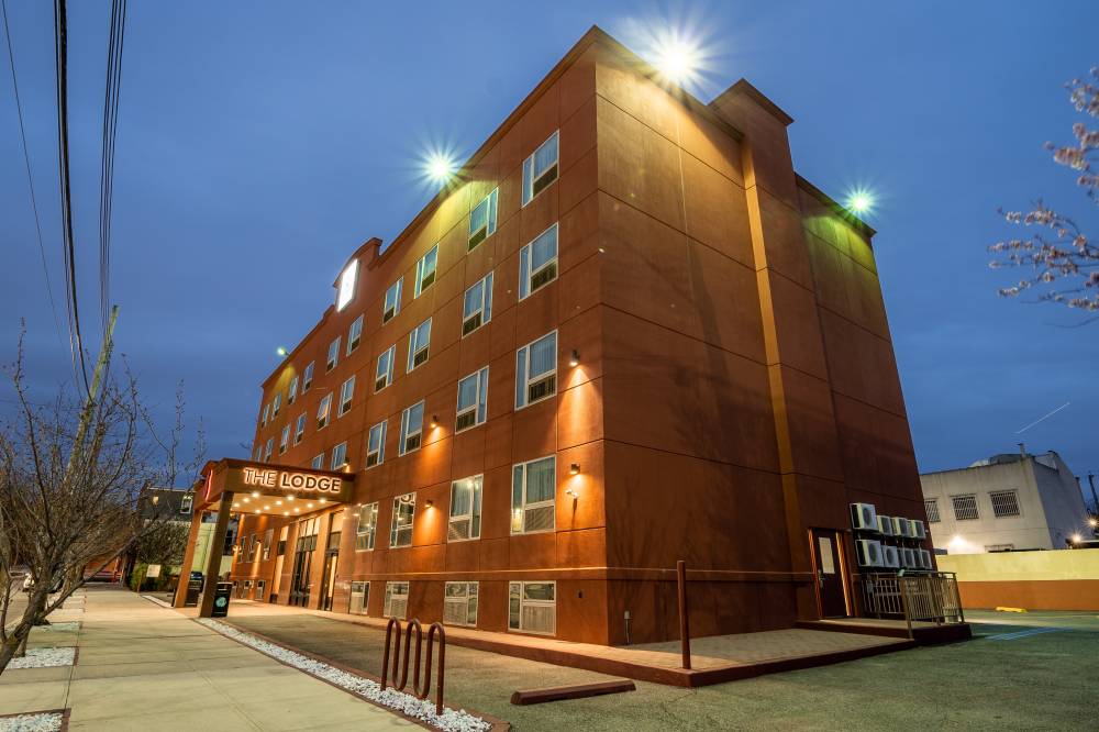The Lodge Red Hook 6